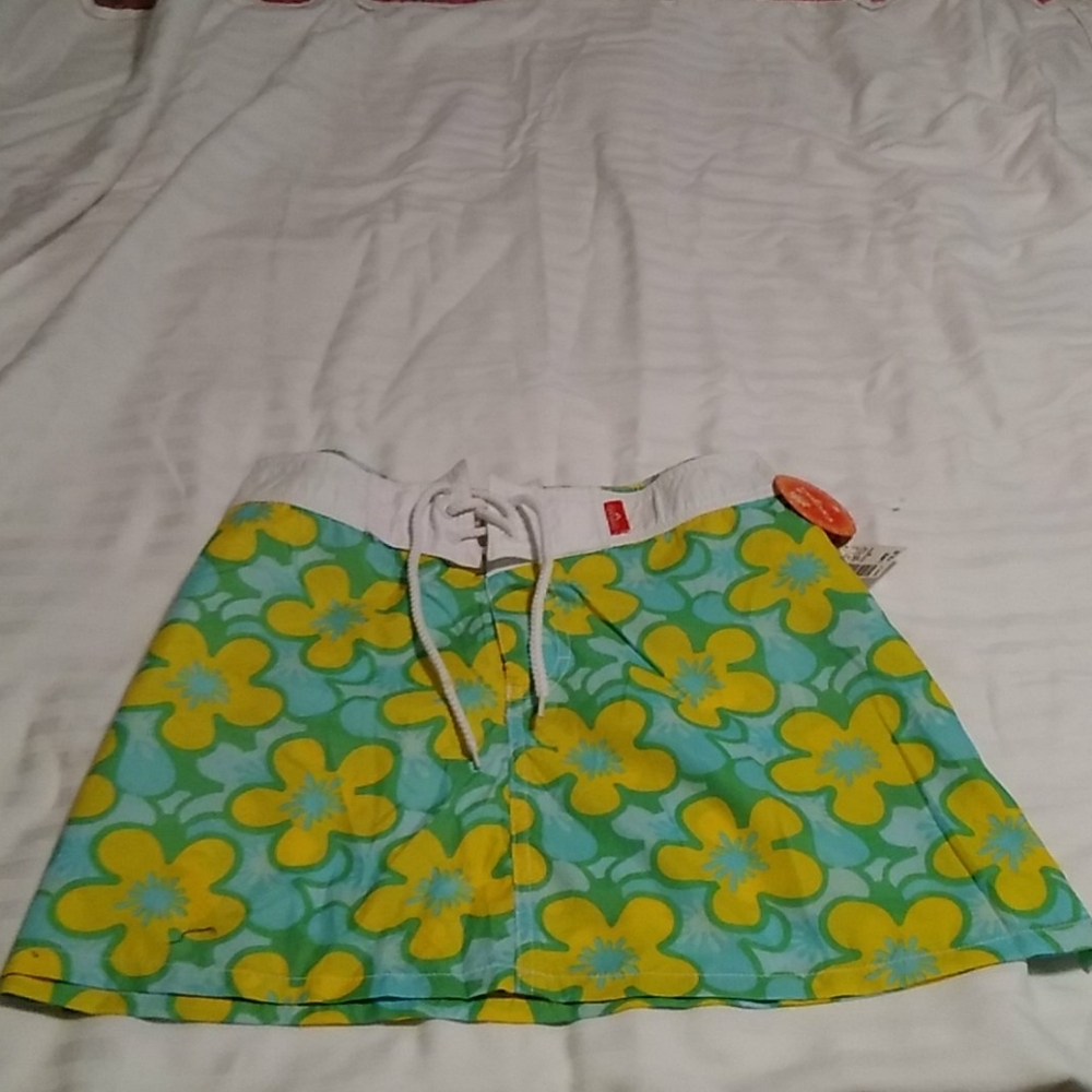Women's NWT Verona  size large Skirt